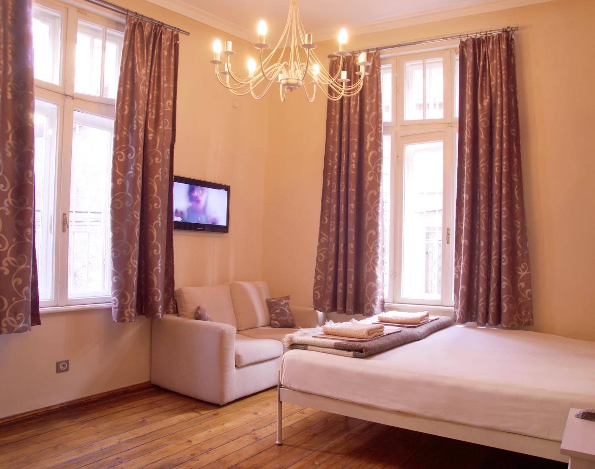 Balkan Rooms & Studios In Downtown София Екстериор снимка